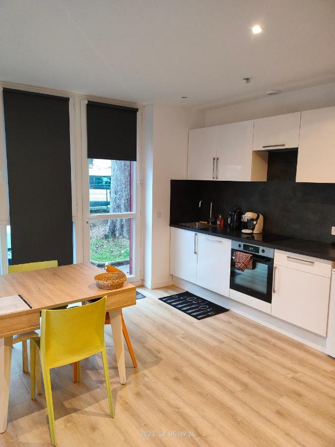 Logement Complet A Villeurbanne Luaran gambar